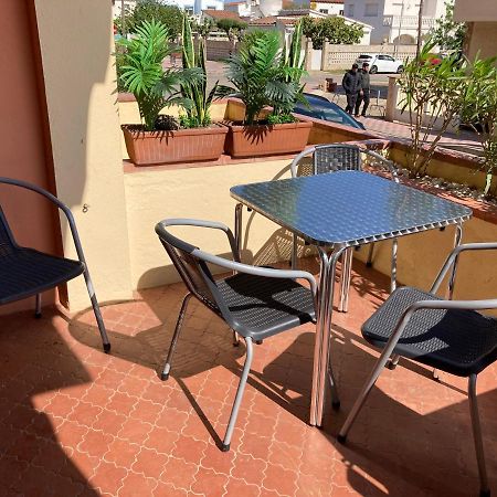 Tres Bel Appartement Entierement Renove Empuriabrava Exterior photo