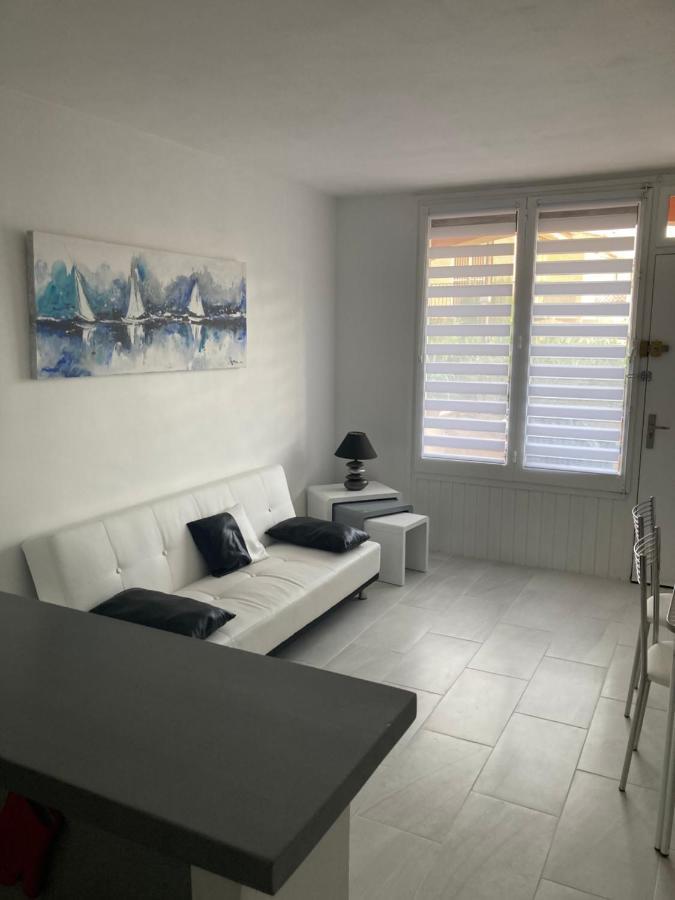 Tres Bel Appartement Entierement Renove Empuriabrava Exterior photo